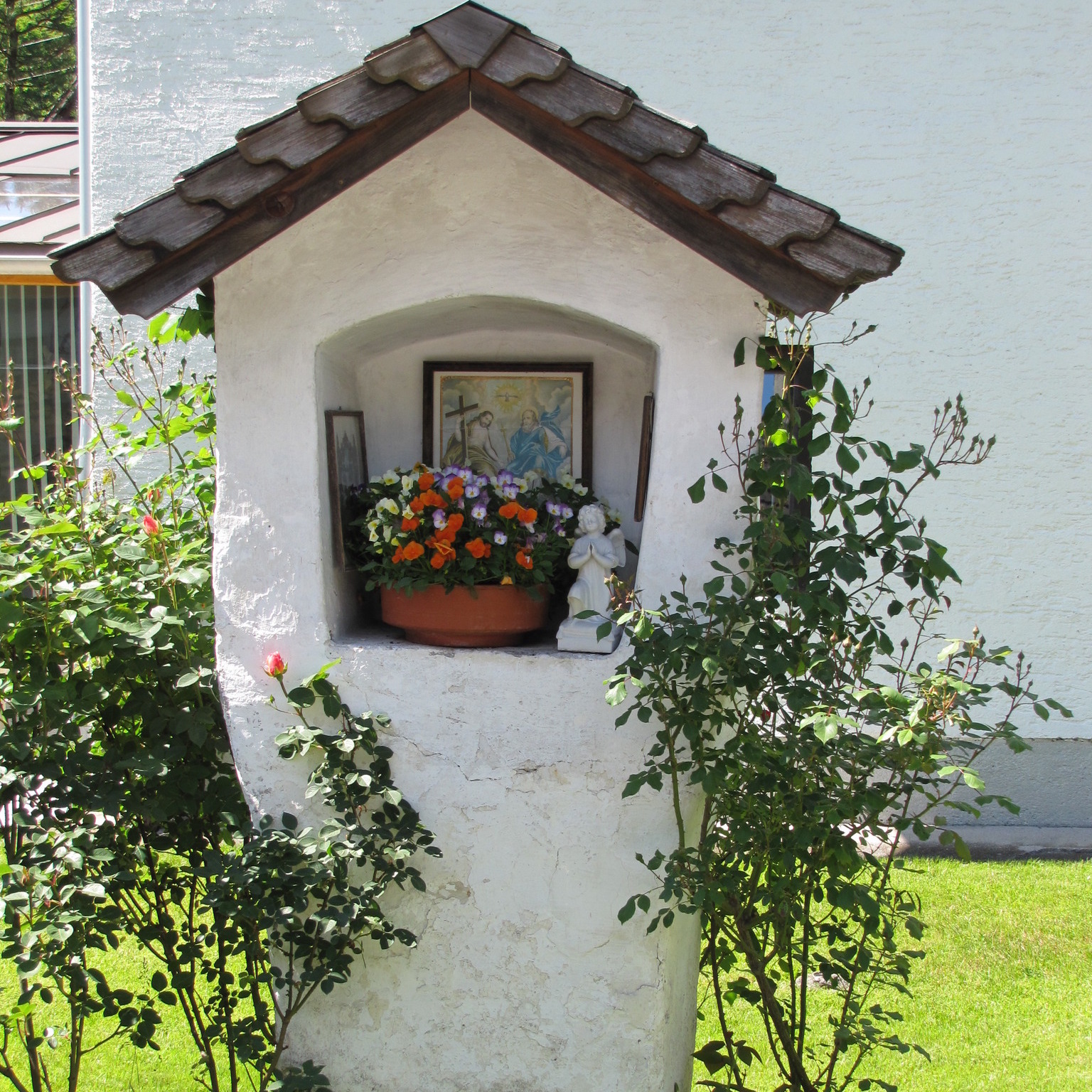 Wayside shrine at the house at Jainzentalstrasse 47