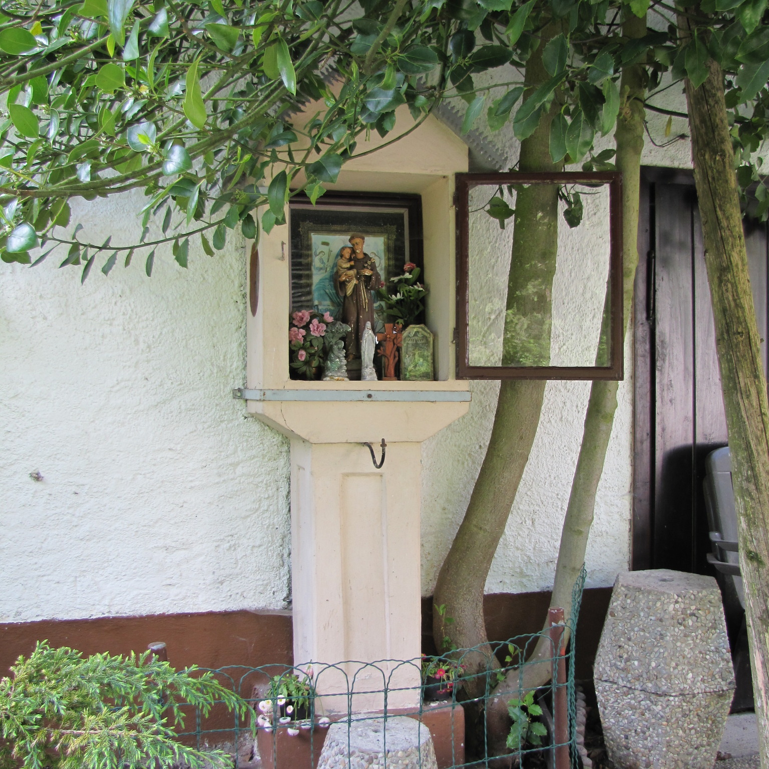 Wayside shrine at the house at Roith 60
