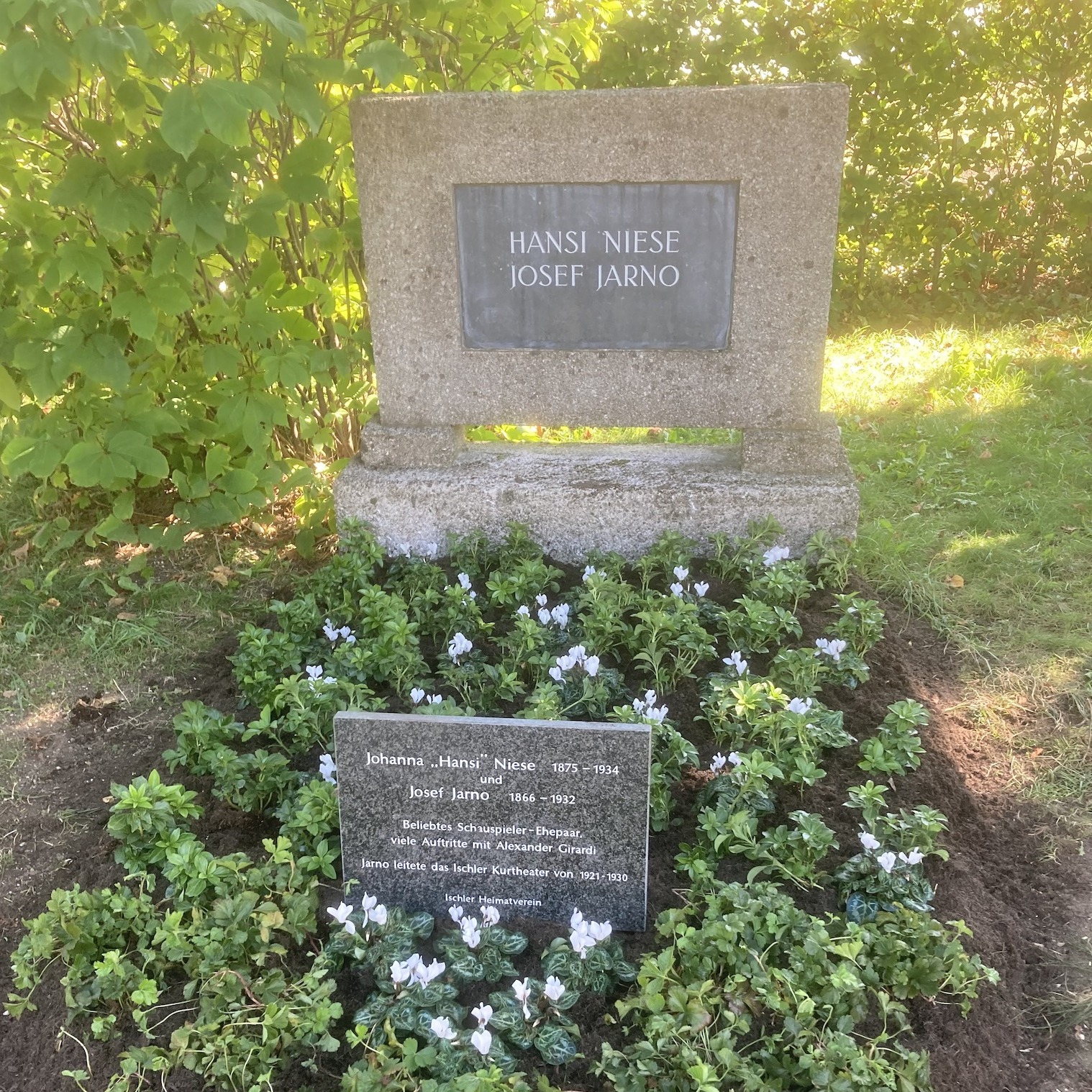 Niese - Jarno memorial stone