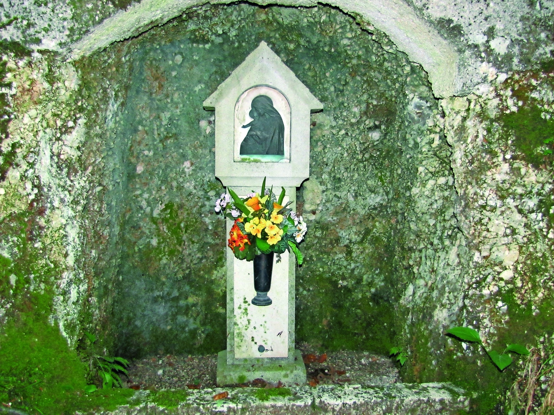 Wayside shrine at Kalkgrubenstrasse