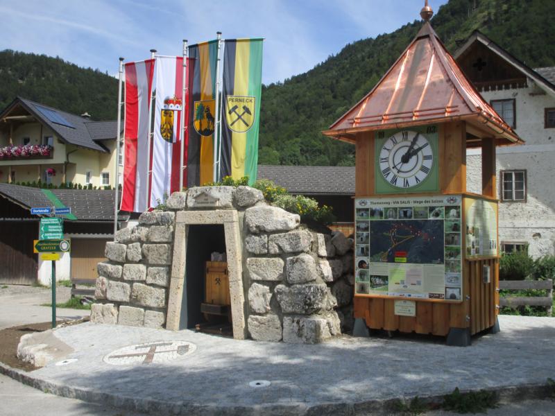 Perneck Village Square