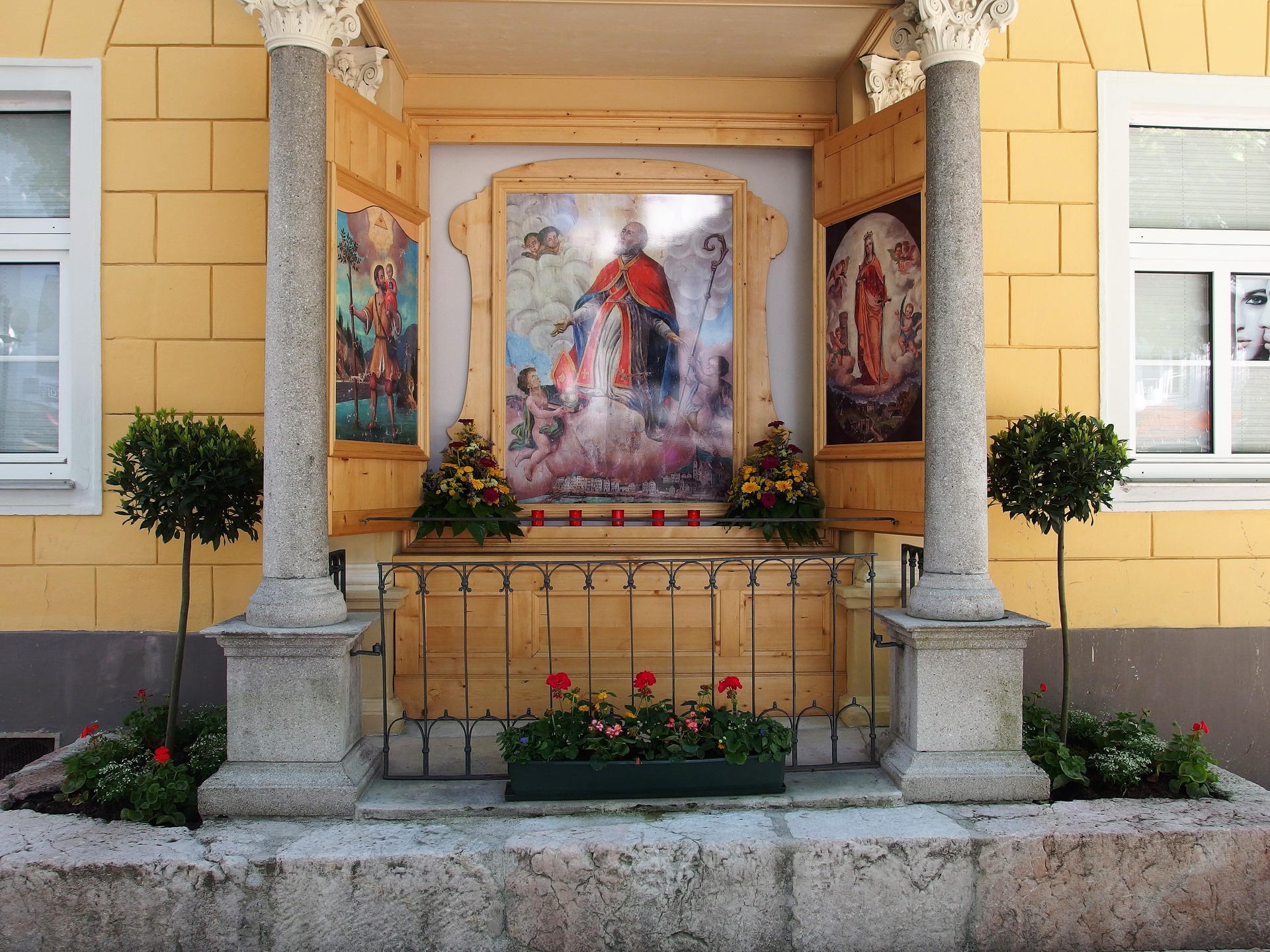 Altar on Kreuzplatz Square