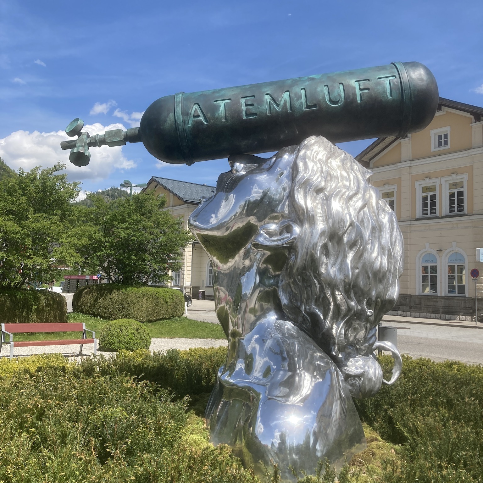 “Atemluft” by Xenia Hausner